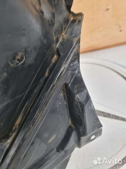 Подкрылок передний левый Mercedes W212