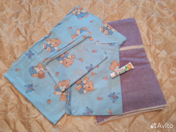 Новый комплект постельного белья в детскую кровать