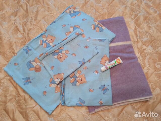 Новый комплект постельного белья в детскую кровать