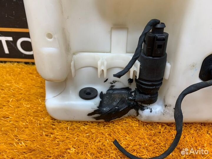 Бачок омывателя Mercedes-Benz C-Class W203 111.951