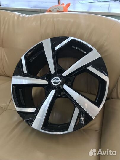 Диски Replica R18 5*114.3 ET 40 66.1 Nissan NS156