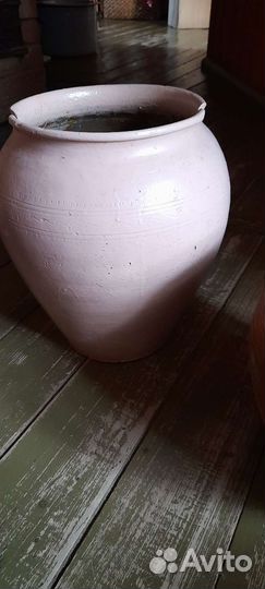 Старинные корчаги из глины