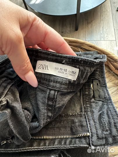 Джинсы zara