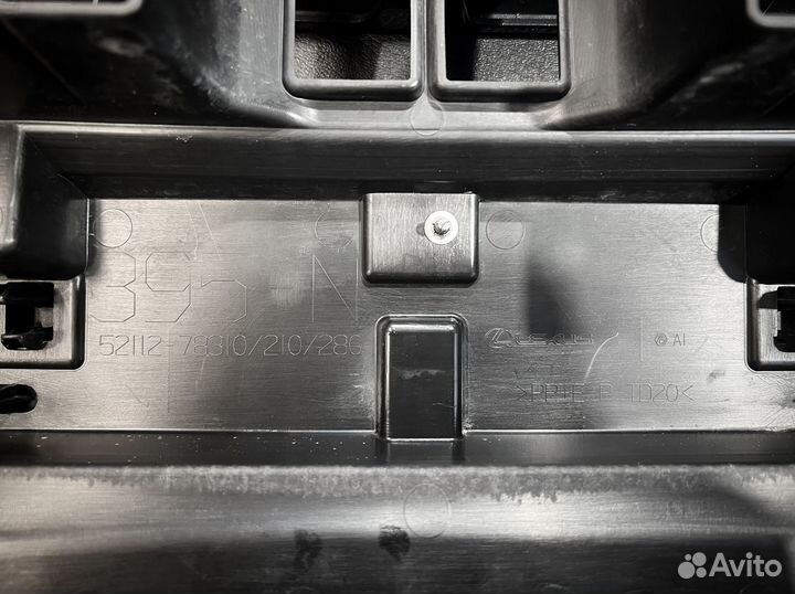 Решетка радиатора оригинал lexus nx300