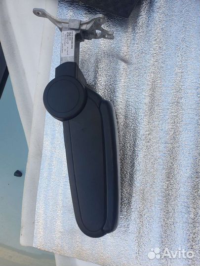 Подлокотник