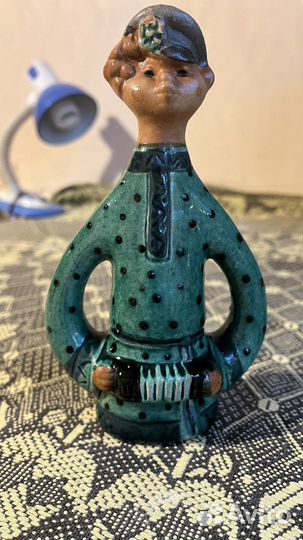 Фигурки фарфоровые