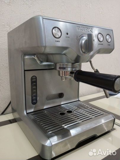 Кофемашина Bork C800