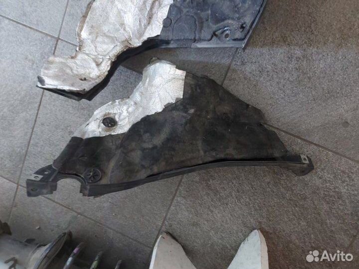 Накладка Audi Q7 внедорожник 3.6 2007