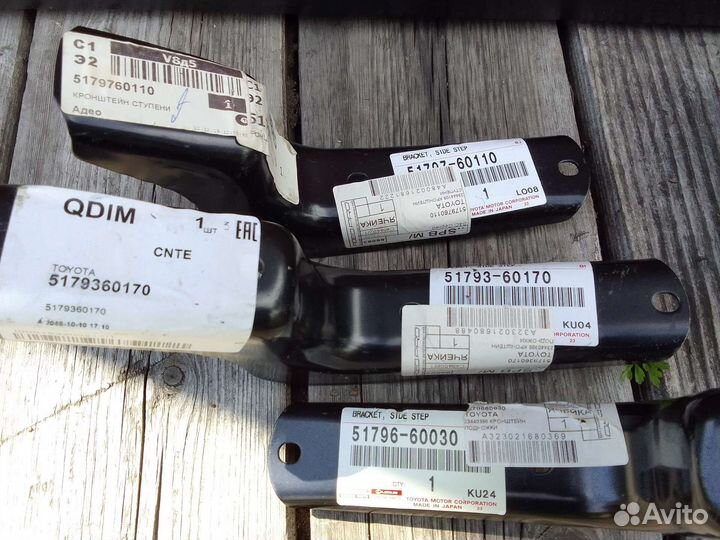 Порог левый. Тойота Ленд Крузер 200 Новый