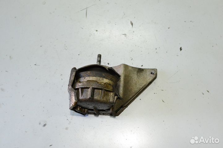 Опора двигателя левая подушка Audi 100 c4 2.6 2.8
