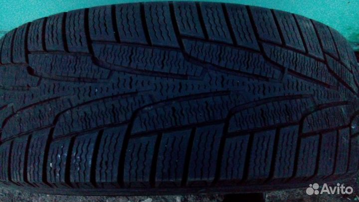 Kumho I'Zen KW31 215/65 R16