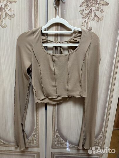 Короткая кофта на завязках бежевая