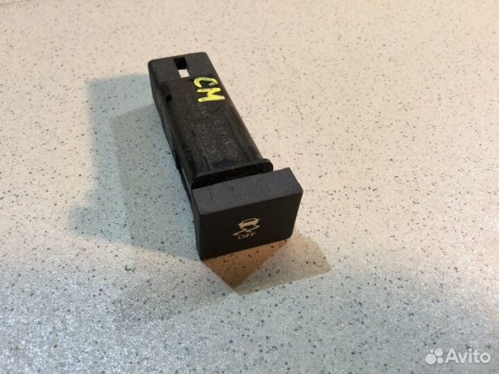 Кнопка антипробуксовочной системы Hyundai Santa Fe