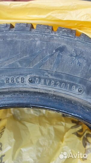 Dunlop SP Winter Ice 02 195/60 R15 92T