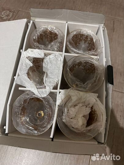 Хрустальные рюмки на ножке