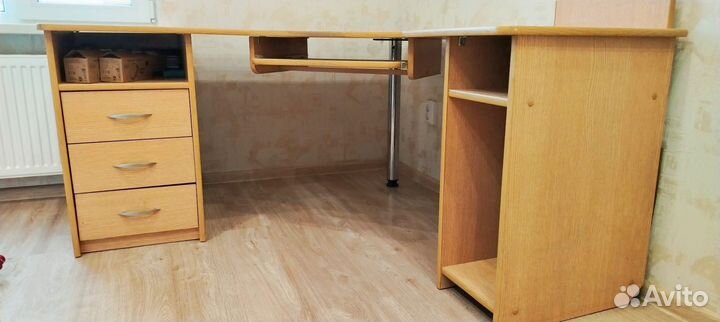 Стол угловой