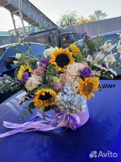 Эксклюзивные букеты шляпная коробка доставка