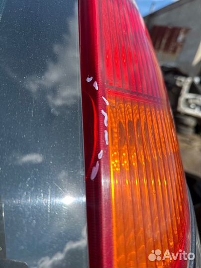 Фонарь задний правый Ford Focus 1 cdda 2004