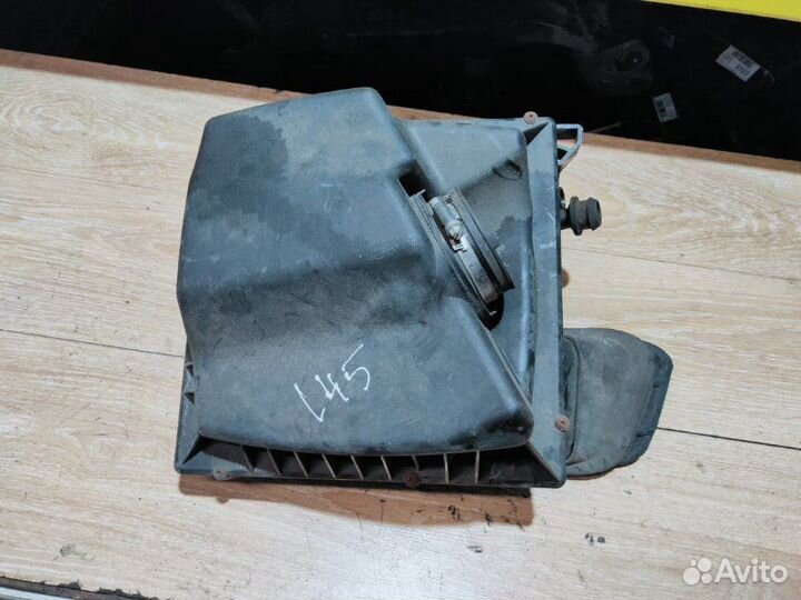 Корпус воздушного фильтра Opel Astra J 2010