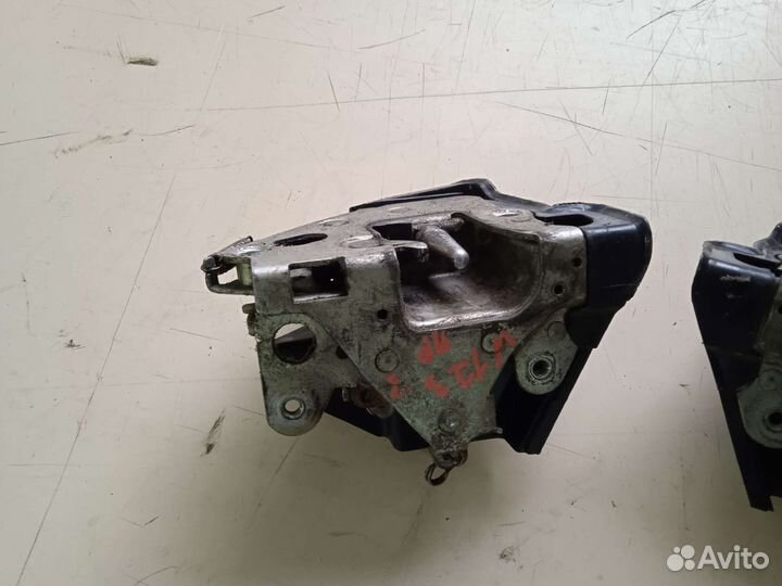 Замок двери задний Mercedes w123 мерседес 123