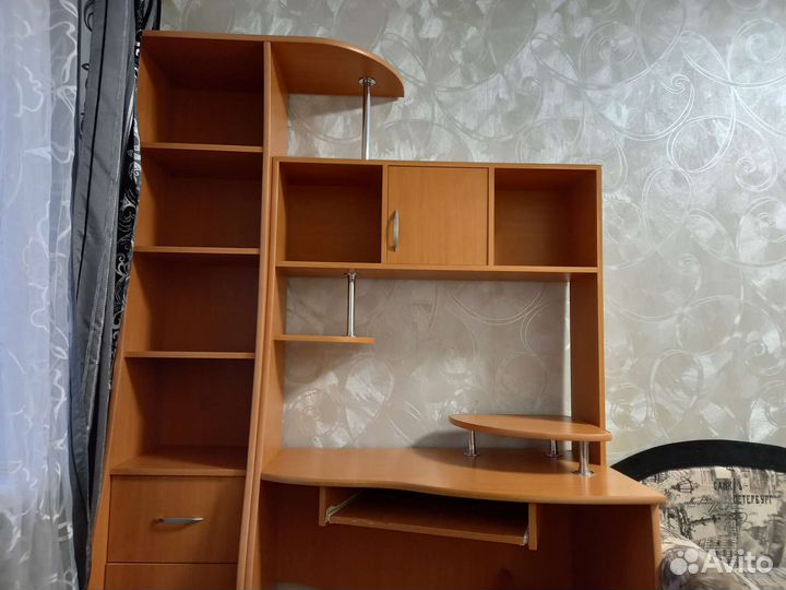 Компьютерный стол