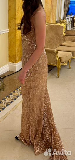 Вечернее платье