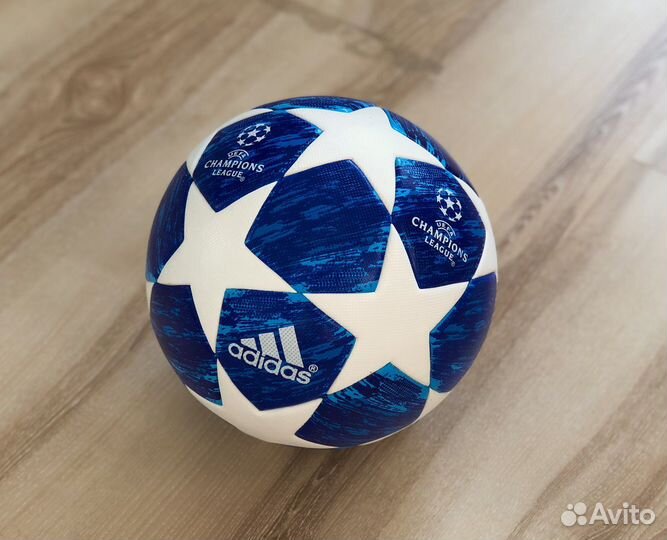 Футбольный мяч Лига Чемпионов 2019