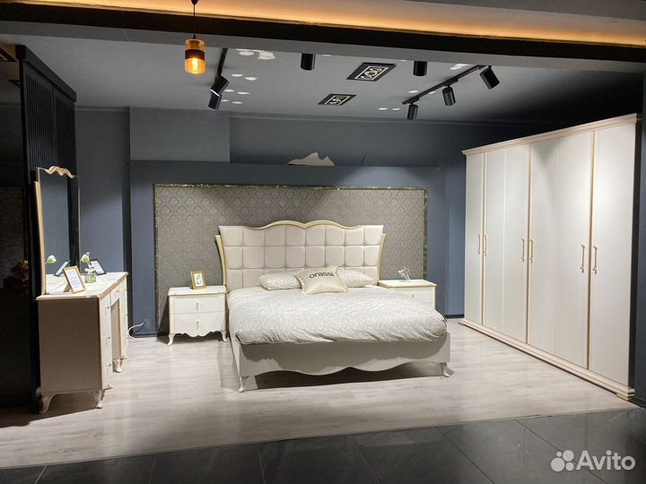 Спальный гарнитур