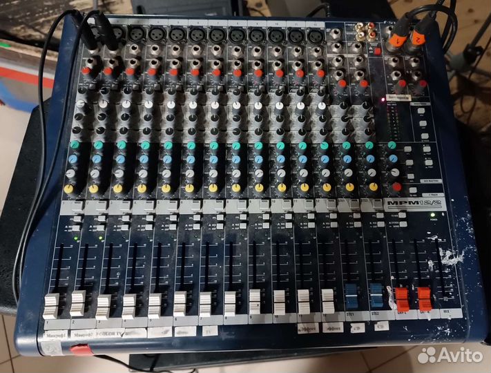 Микшерный пульт Soundcraft