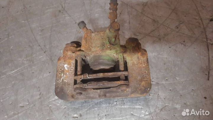 Суппорт тормозной задний правый Toyota 4773013020