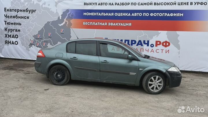 Крючок солнцезащитного козырька Renault Megane 2 8