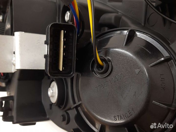 Фара левая Mitsubishi lancer 10