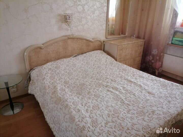 Спальный гарнитур бу