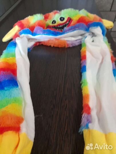 Радужная шапка хаги ваги с двигуемшя ушами светит