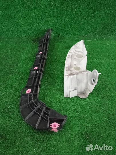 Кронштейн крепления задний левый Subaru Legacy