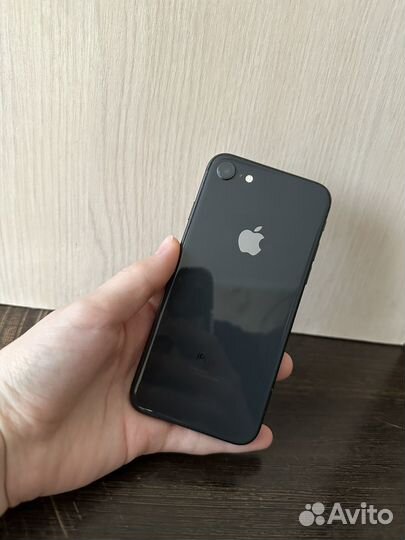 iPhone 8, 64 ГБ