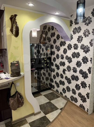 3-к. квартира, 104 м², 3/10 эт.