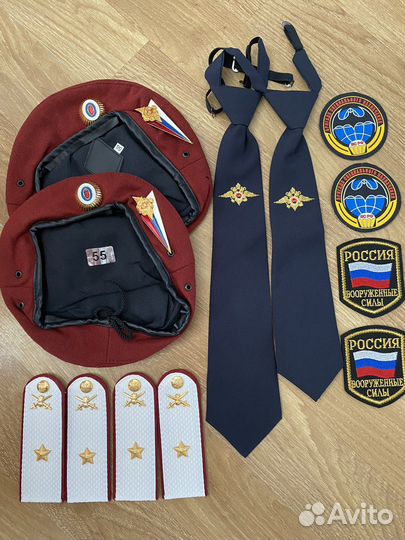 Галстук, берет, погоны, шевроны