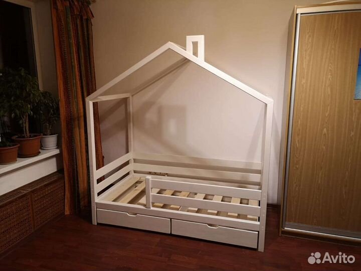 Кроватка-домик