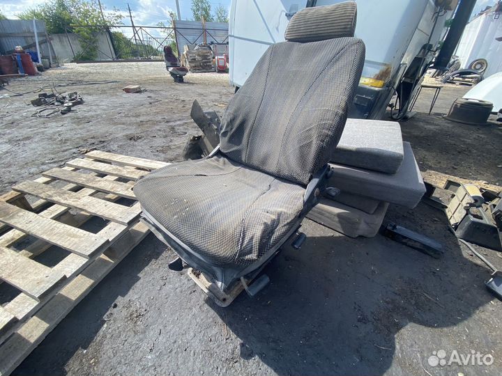 Сиденье маз водителя в сборе (под пневмопривод)