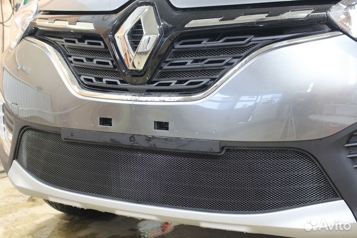 Защитная сетка радиатора верх черная Renault Kaptu