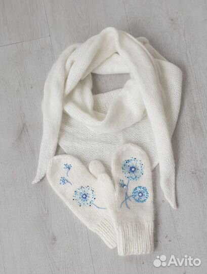 Варежки вязаные с вышивкой