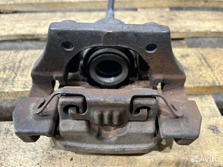 Суппорт тормозной задний правый Bmw X5 E70 N52B30