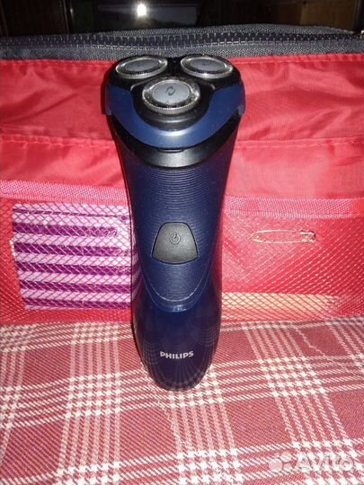 Бритва Philips PT715