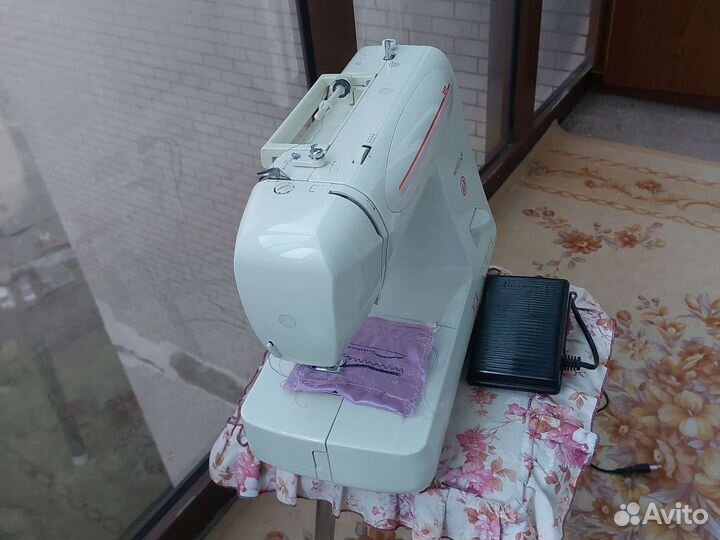 Швейная машинка astralux