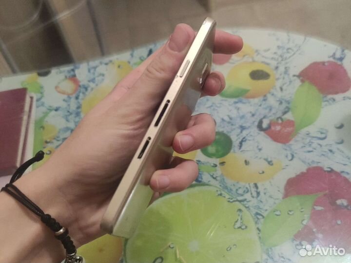 Телефон Samsung a3 2015 A300F