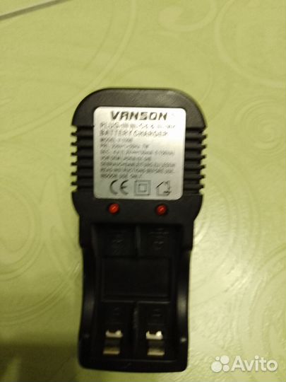 Зарядное устройство для пальчиковых аккумуляторов