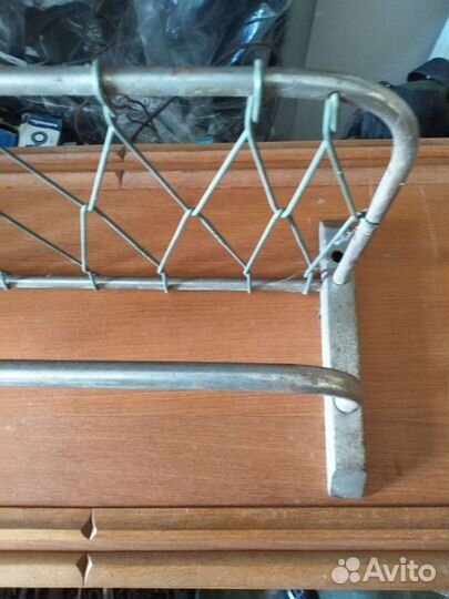 Вешалка-полка СССР металлическая с сеткой