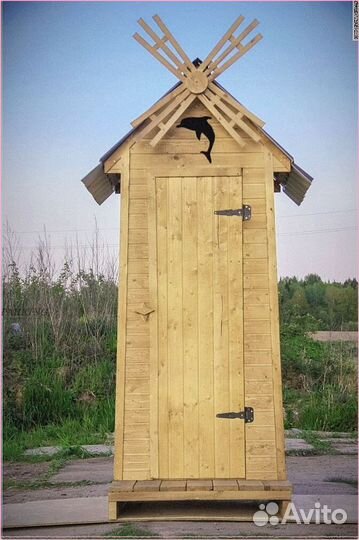 Уличный туалет с декором BQU