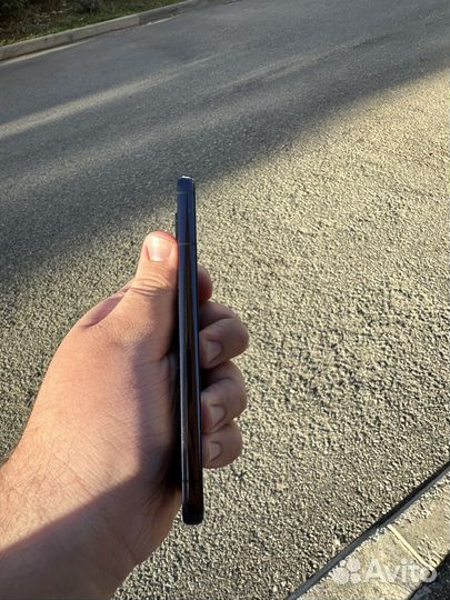 Samsung Galaxy S22, 8/256 ГБ